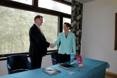 BLOG-IMAGE-KJELL-FORSEN-ANNE-BERNER-LASTENSAIRAALA-VAISALA