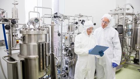 Inline process refractometer installation