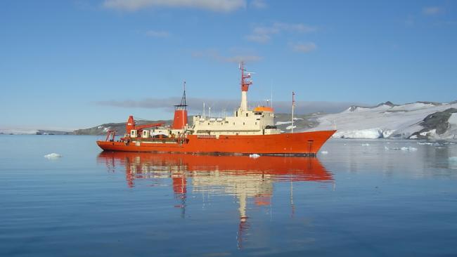Comprehensive Environmental Monitoring Systems for Oceanographic Research Vessels